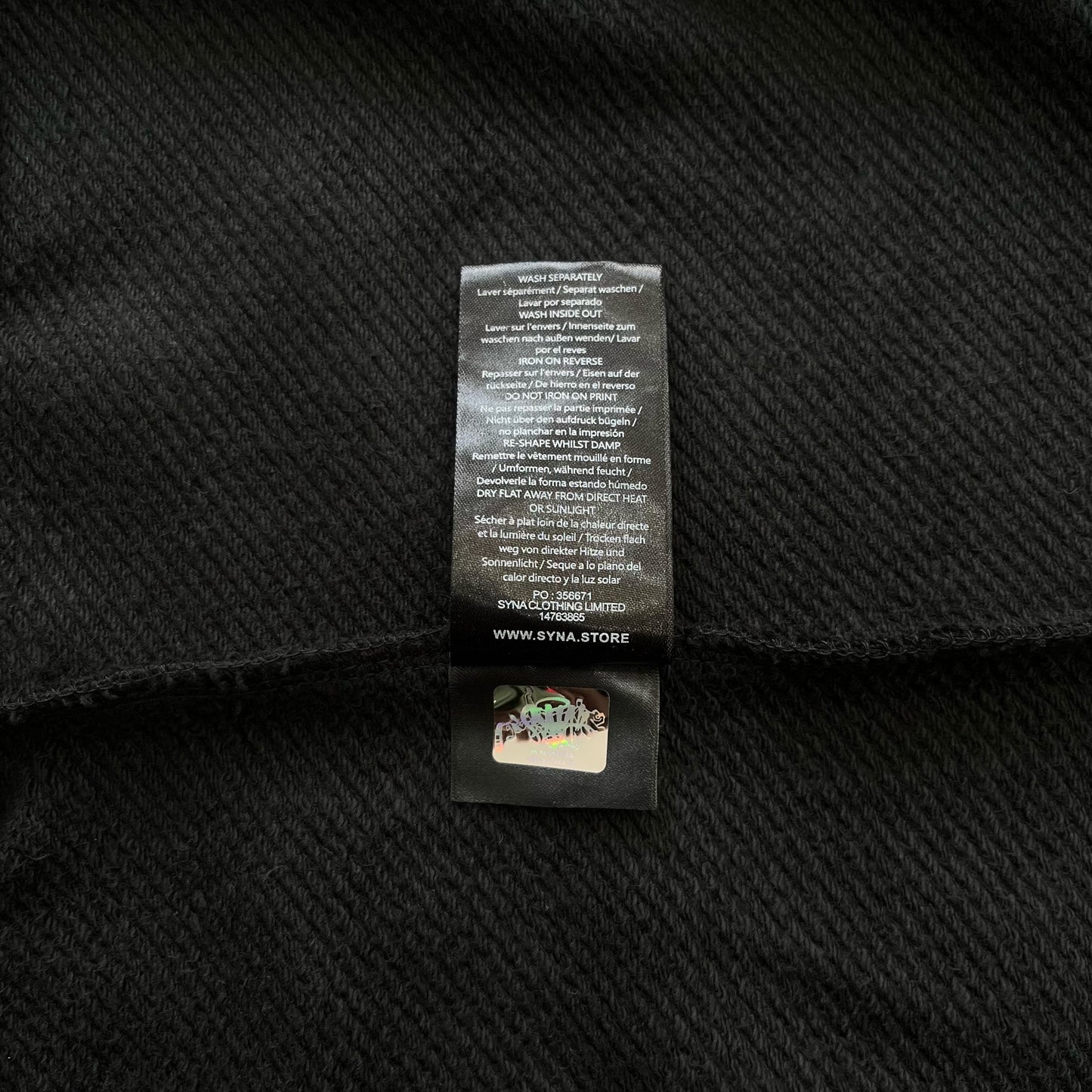 SYNA-VOID-ZIP-HOOD-BLACK