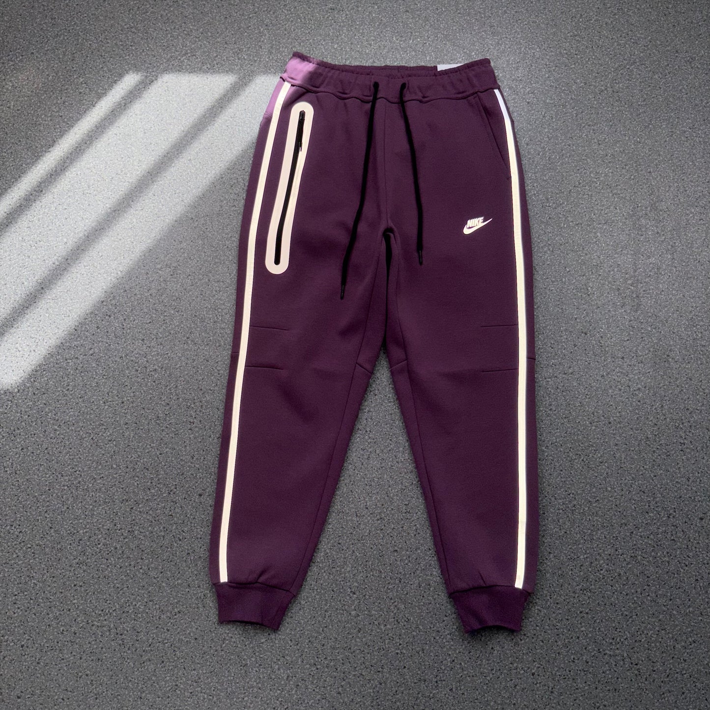 Nike Sportswear Tech Fleece Full Zip Hoodie & Joggers Reflective Details Set