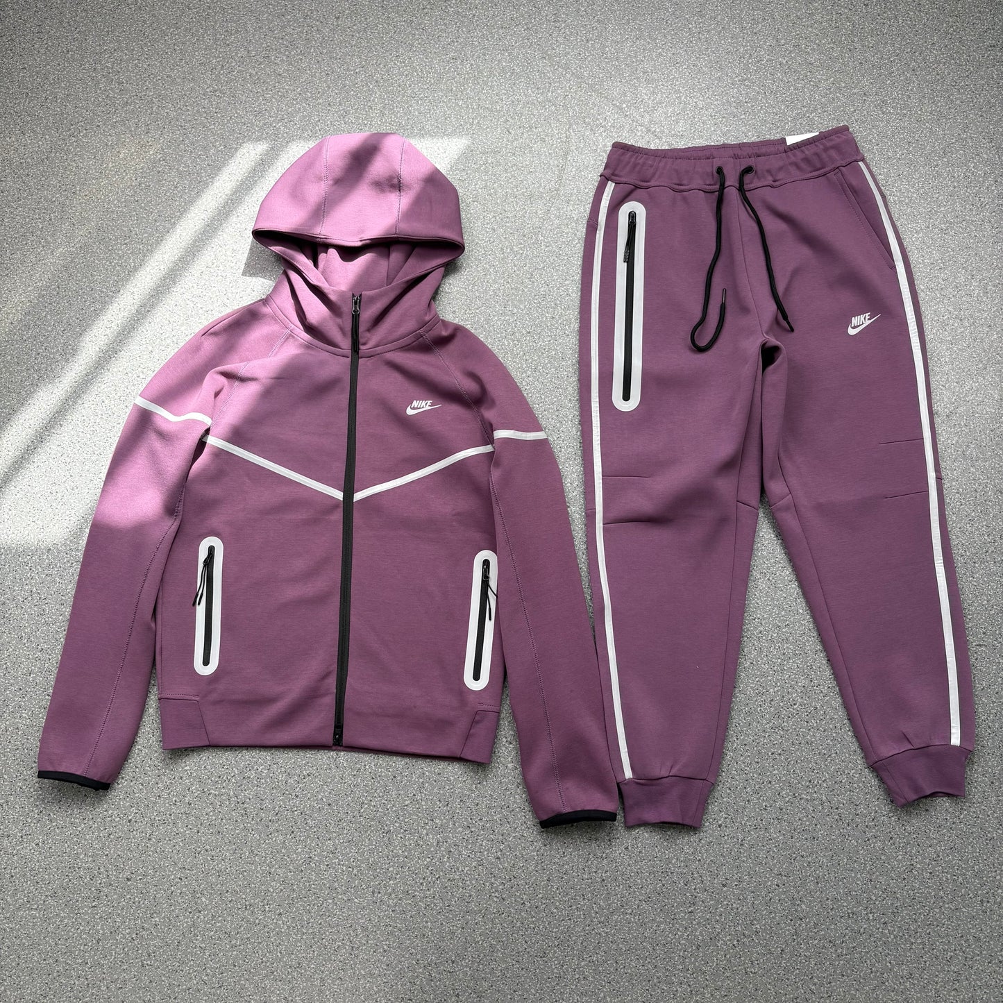 Nike Sportswear Tech Fleece Full Zip Hoodie & Joggers Reflective Details Set