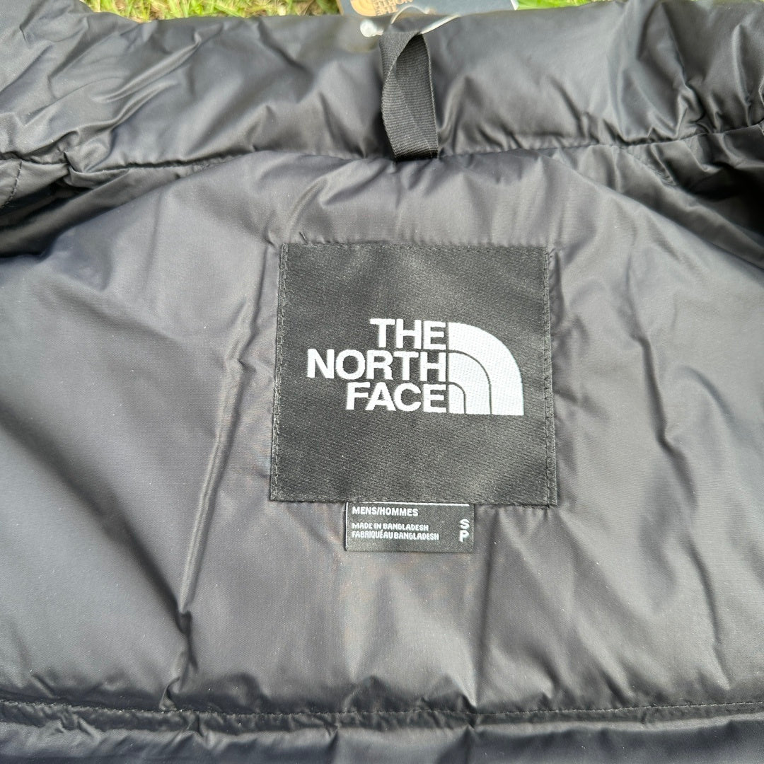 TNF 1996 Retro Nuptse 700 Fill Packable Jacket