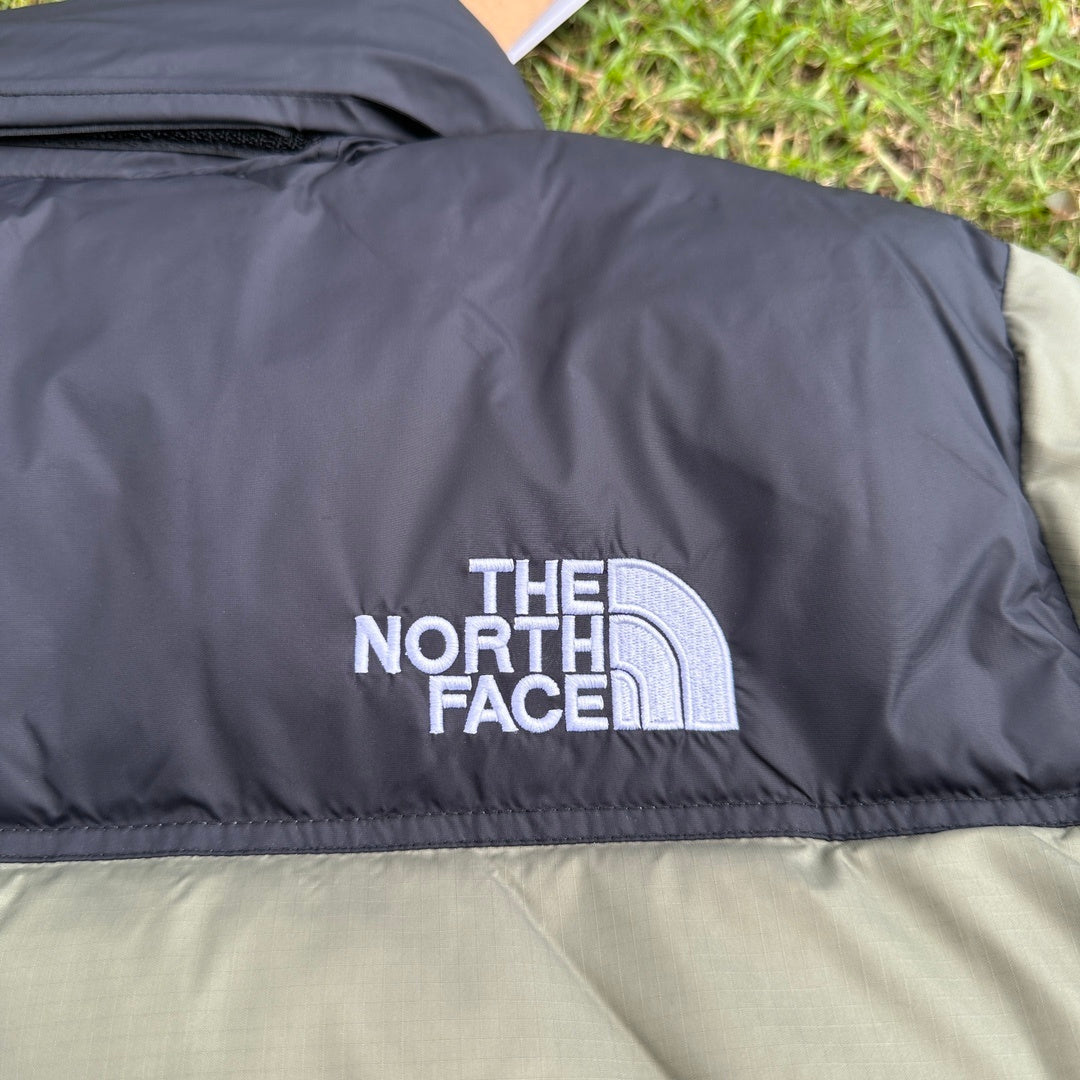 TNF 1996 Retro Nuptse 700 Fill Packable Jacket