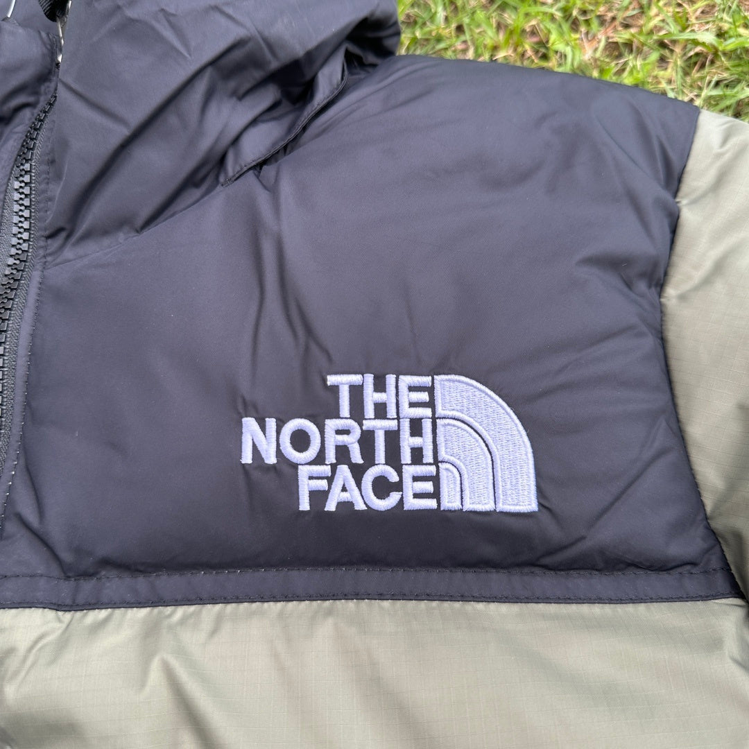 TNF 1996 Retro Nuptse 700 Fill Packable Jacket