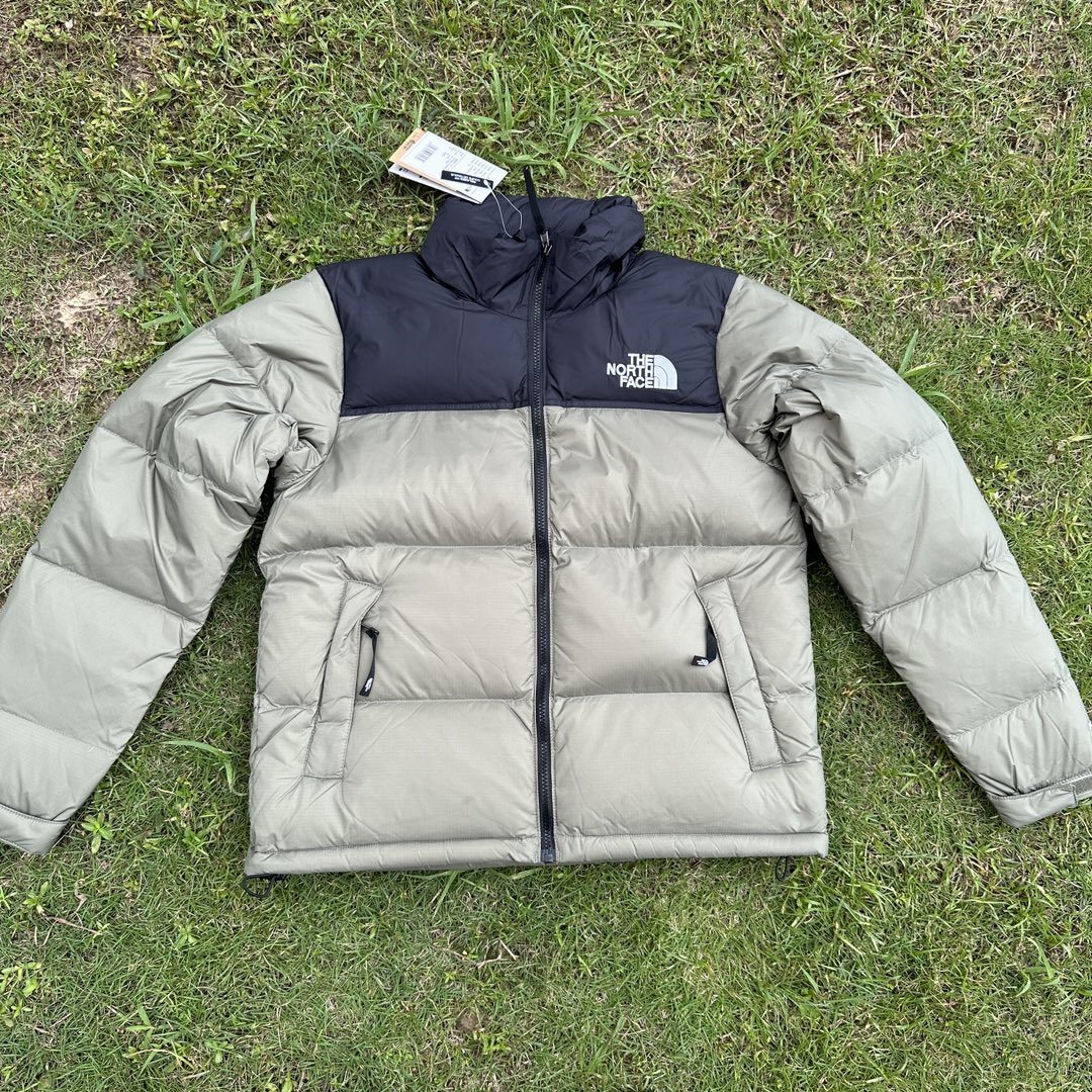 TNF 1996 Retro Nuptse 700 Fill Packable Jacket