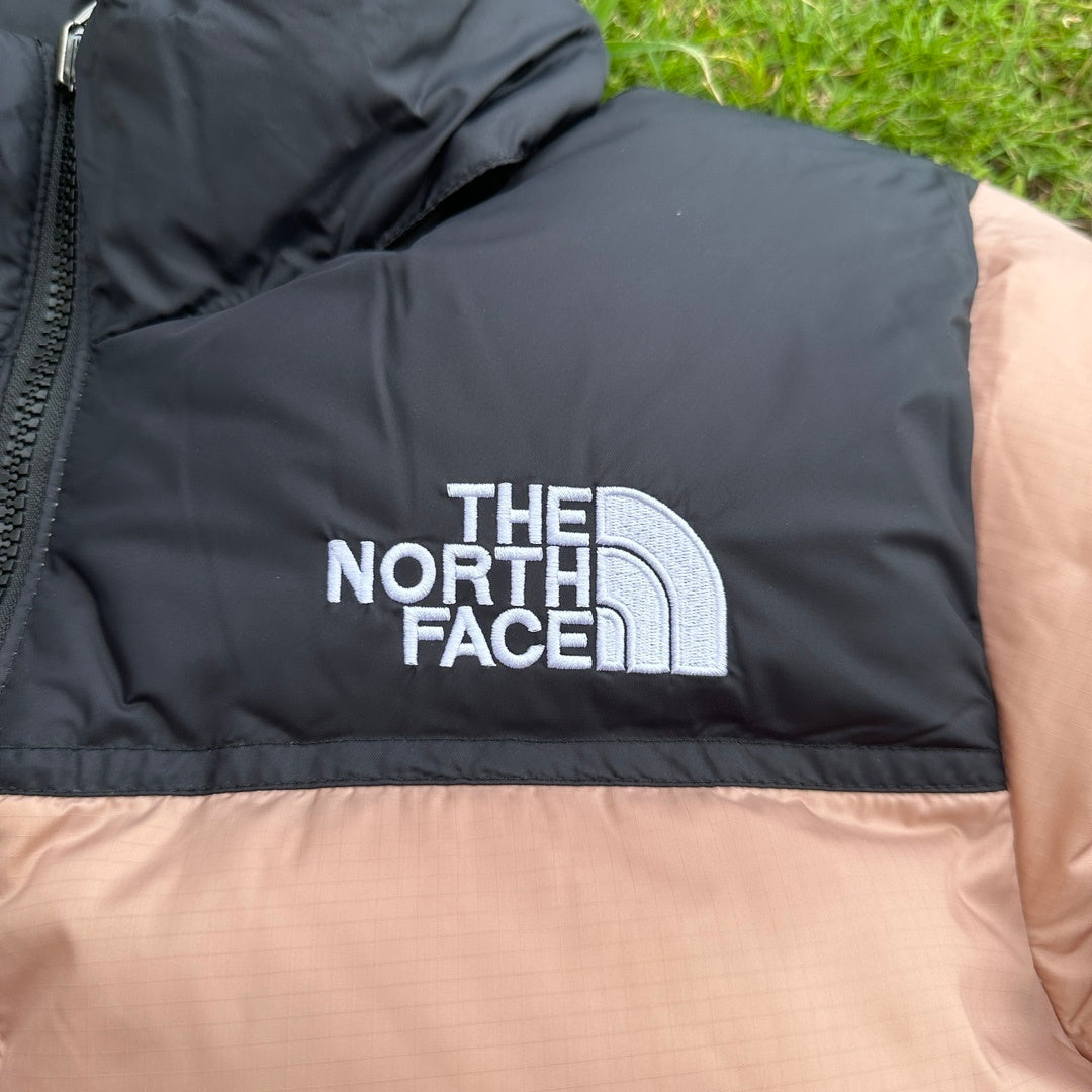 TNF 1996 Retro Nuptse 700 Fill Packable Jacket