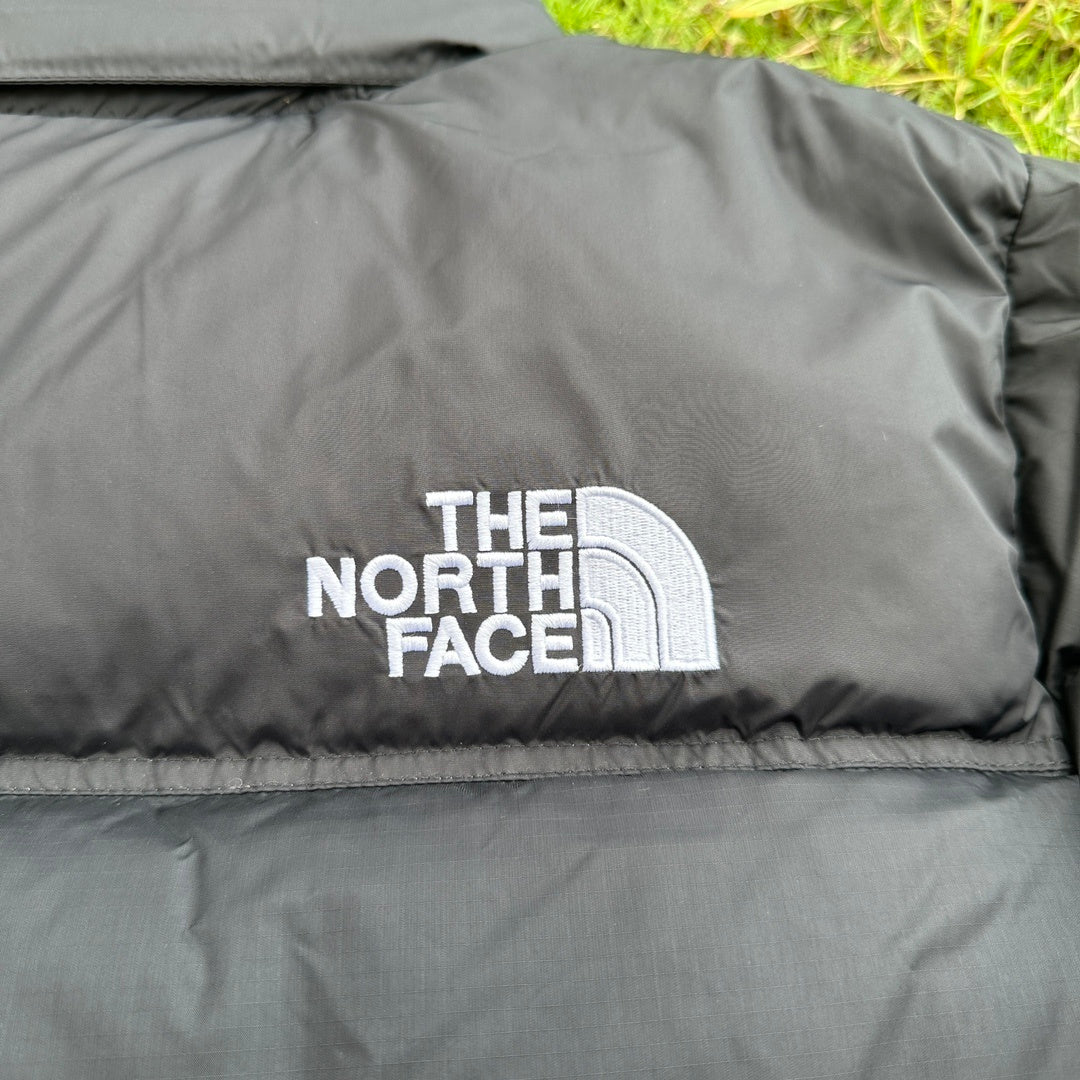 TNF 1996 Retro Nuptse 700 Fill Packable Jacket