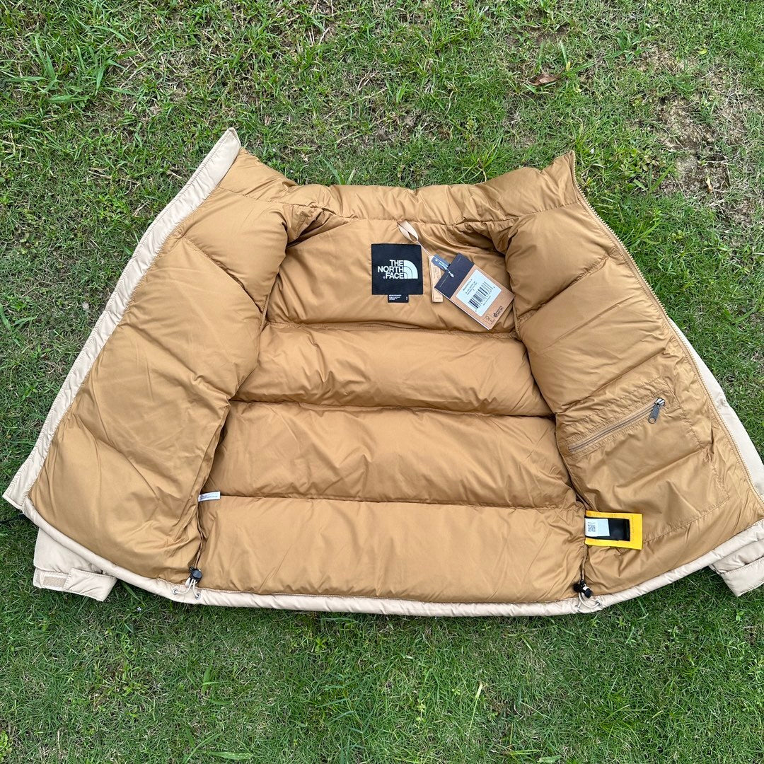 TNF 1996 Retro Nuptse 700 Fill Packable Jacket