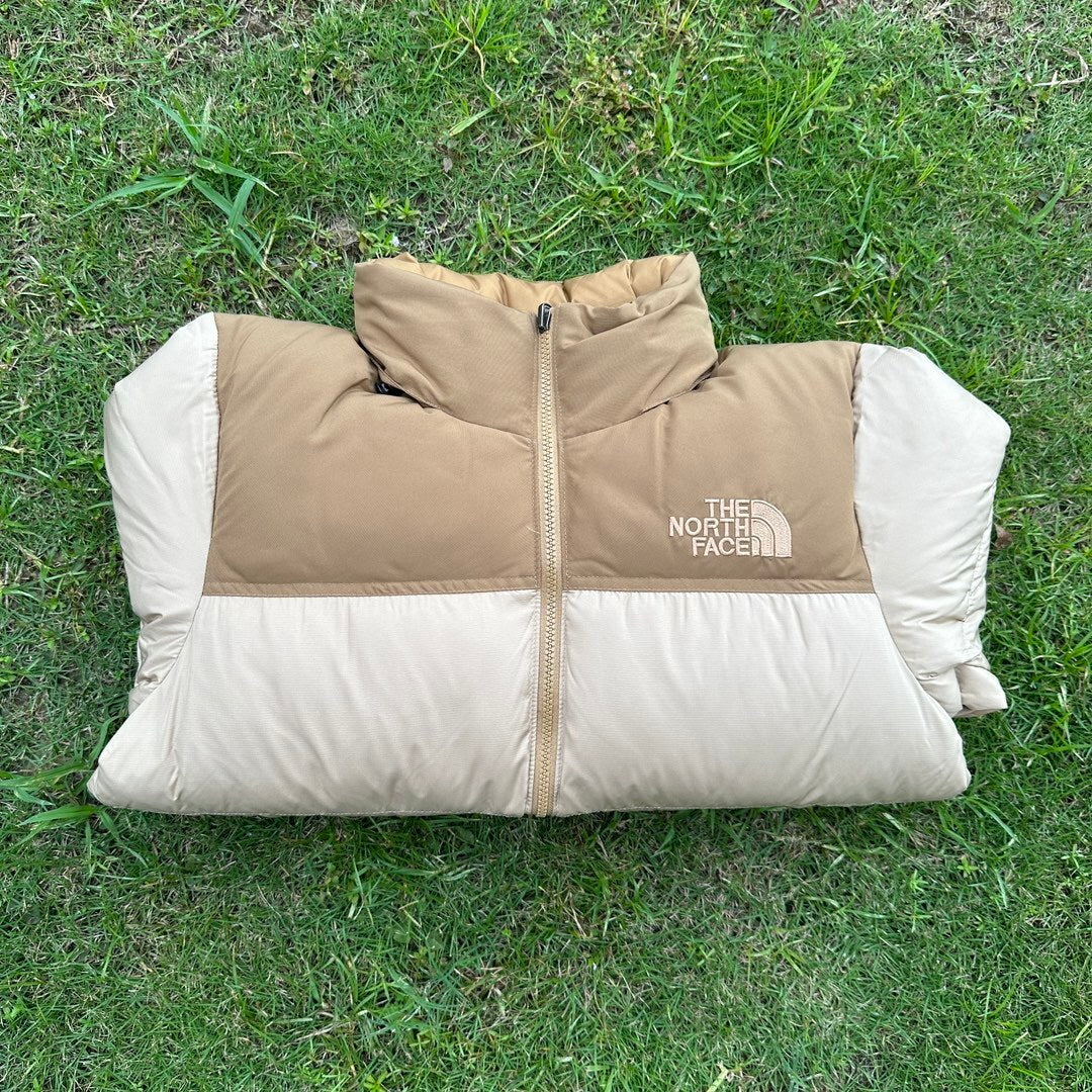 TNF 1996 Retro Nuptse 700 Fill Packable Jacket