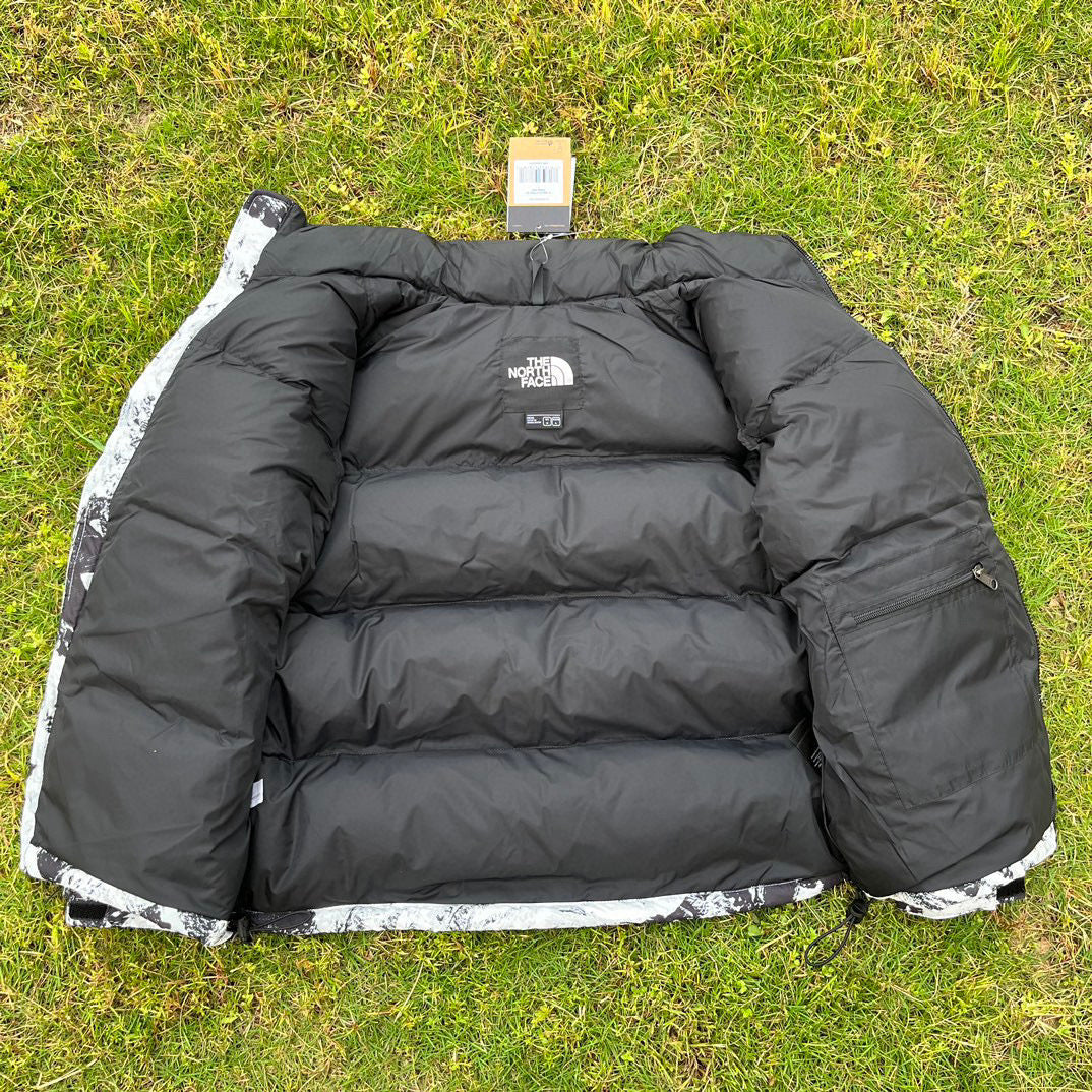 【最高品質】TNF 1996 Retro Nuptse 700 Fill Packable Jacket