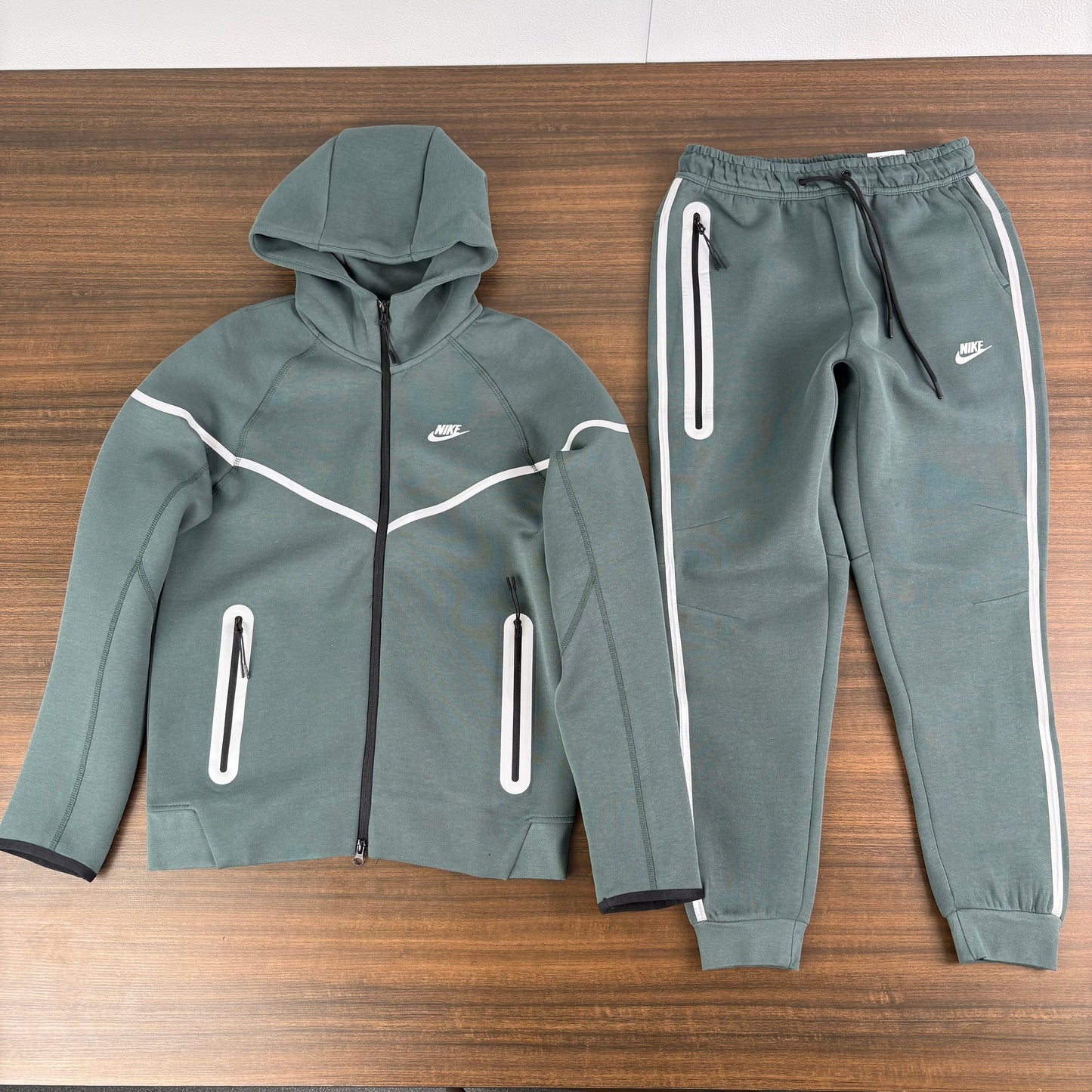 Nike Sportswear Tech Fleece Full Zip Hoodie & Joggers Reflective Details Set