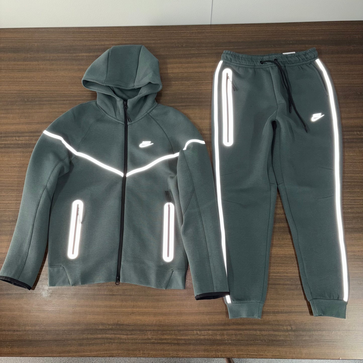 Nike Sportswear Tech Fleece Full Zip Hoodie & Joggers Reflective Details Set