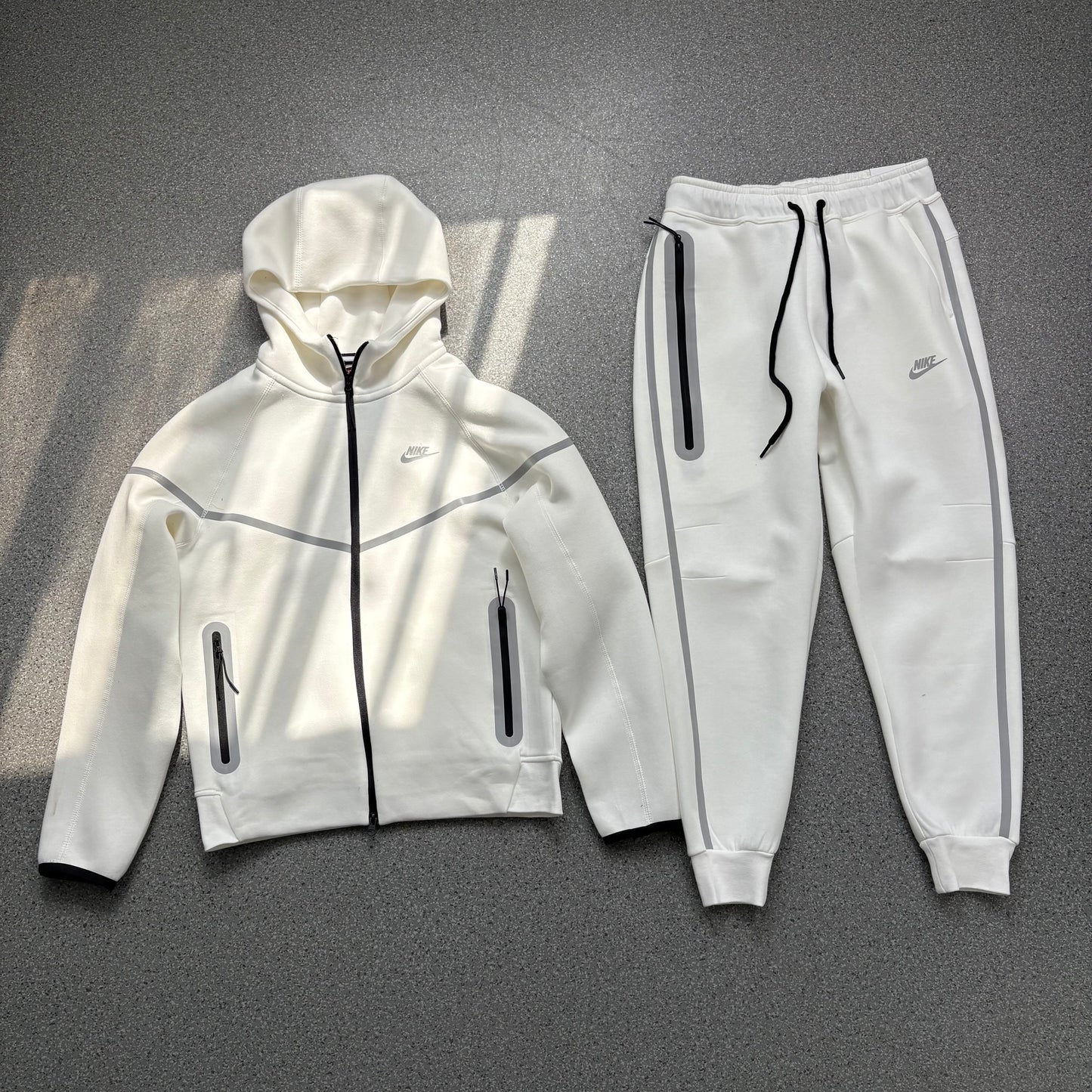 Nike Sportswear Tech Fleece Full Zip Hoodie & Joggers Reflective Details Set