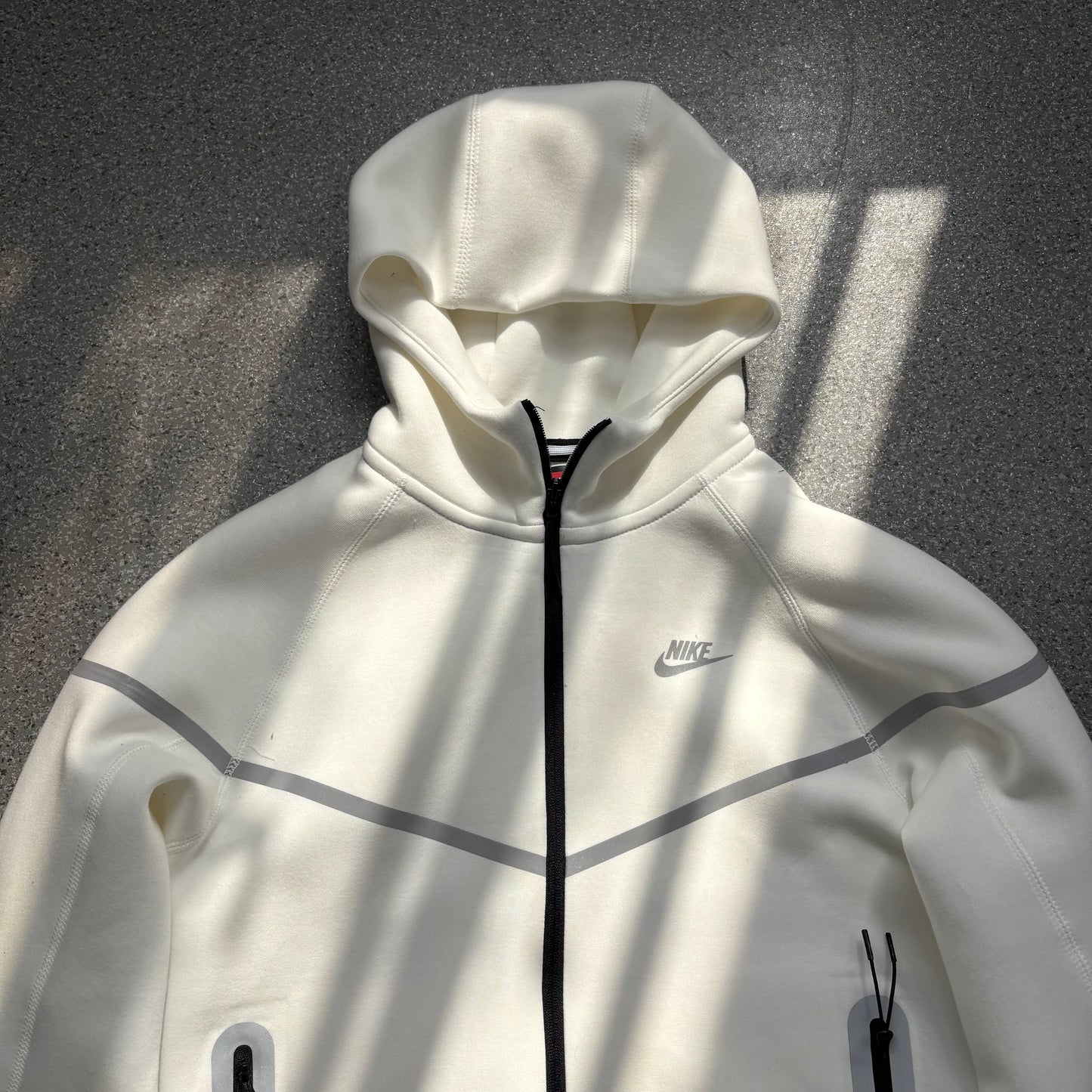 Nike Sportswear Tech Fleece Full Zip Hoodie & Joggers Reflective Details Set