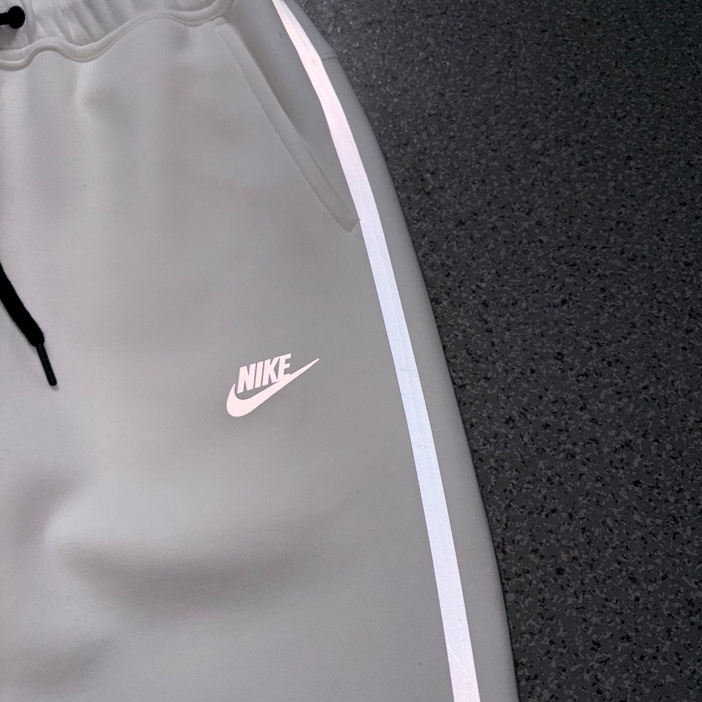 Nike Sportswear Tech Fleece Full Zip Hoodie & Joggers Reflective Details Set