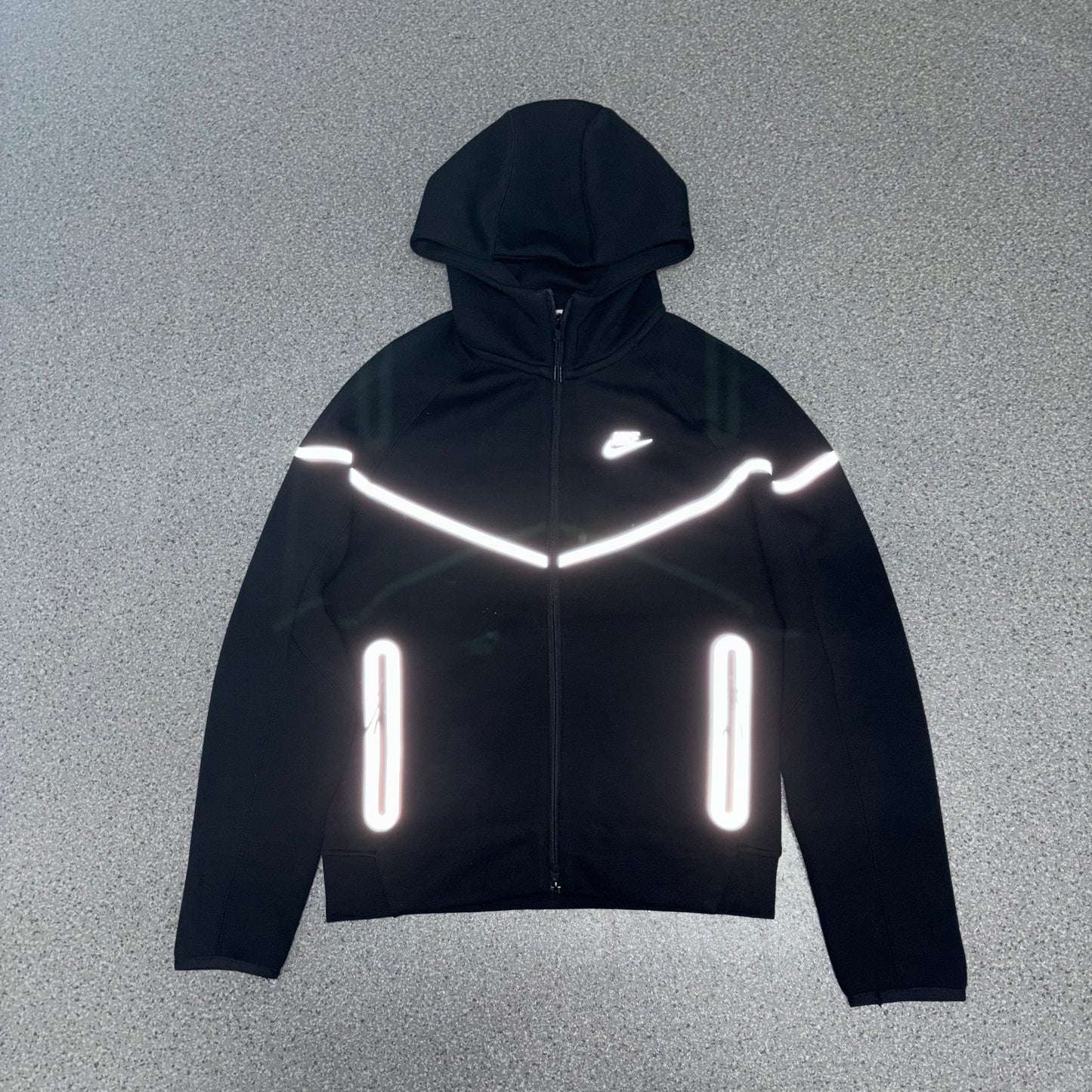 Nike Sportswear Tech Fleece Full Zip Hoodie & Joggers Reflective Details Set