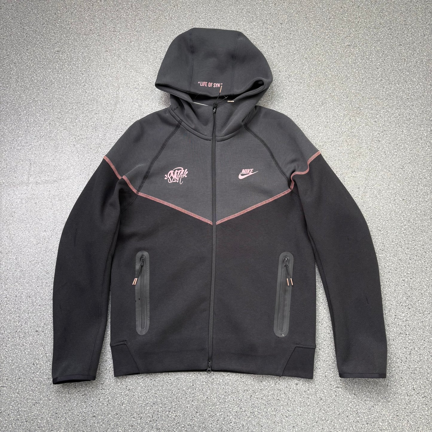 Nike Sportswear Tech Fleece x Central Cee Hoodie & Joggers
