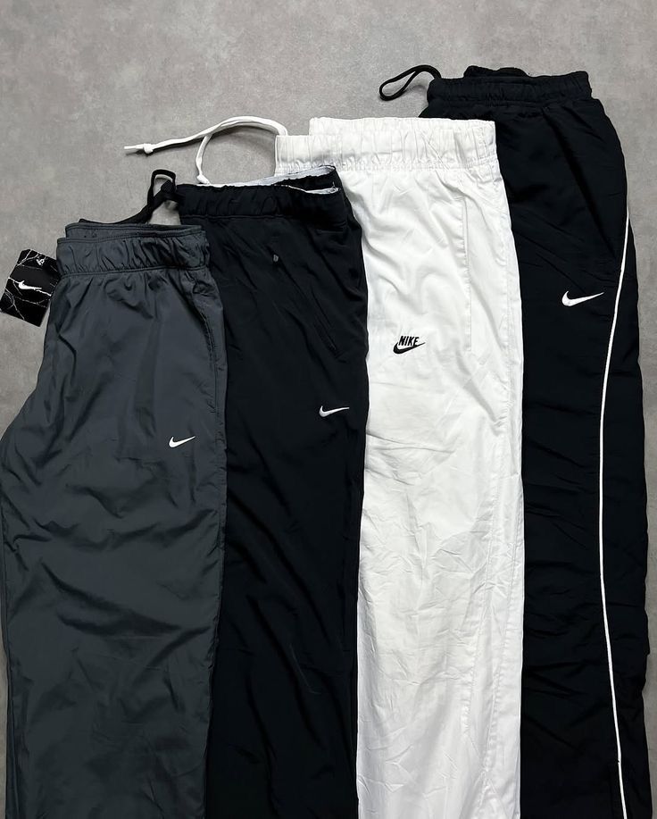 SWEATPANTS