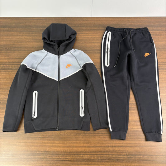 Nike Sportswear Tech Fleece Full Zip Hoodie & Joggers Reflective Details Set