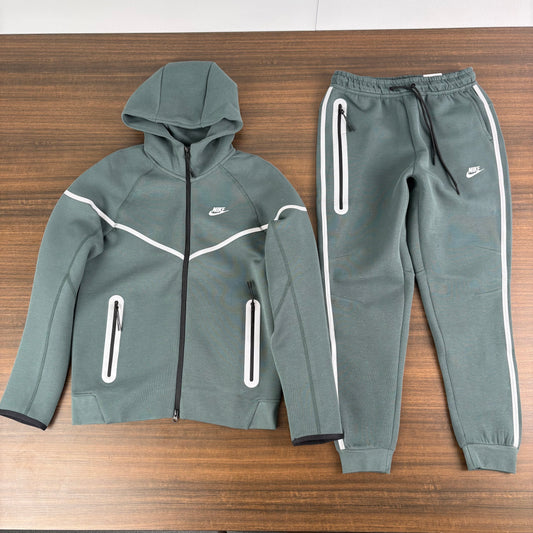 Nike Sportswear Tech Fleece Full Zip Hoodie & Joggers Reflective Details Set
