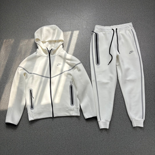 Nike Sportswear Tech Fleece Full Zip Hoodie & Joggers Reflective Details Set